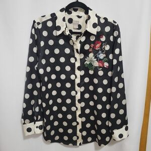 Chico's black/white polka dot floral embroidered button-up blouse, size 1